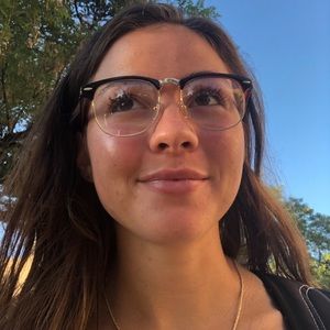 Meet your Posher, Andrea